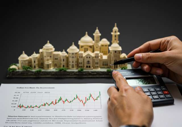 srvhtdocswp-contentuploads202507Want_to_predict_your_Indian_real_estate__img1-4.jpg